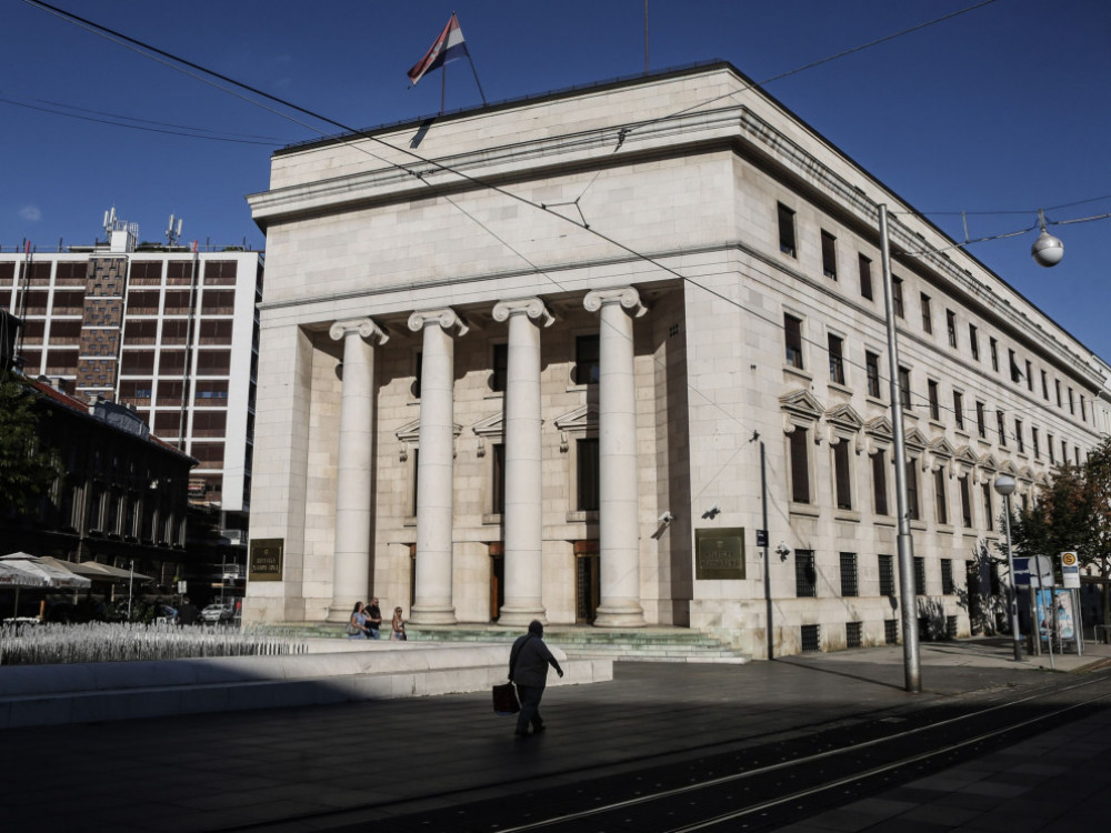 Tvrtke i dalje "gladne" novca, krediti poduzećima u ožujku rasli za 6,7 posto