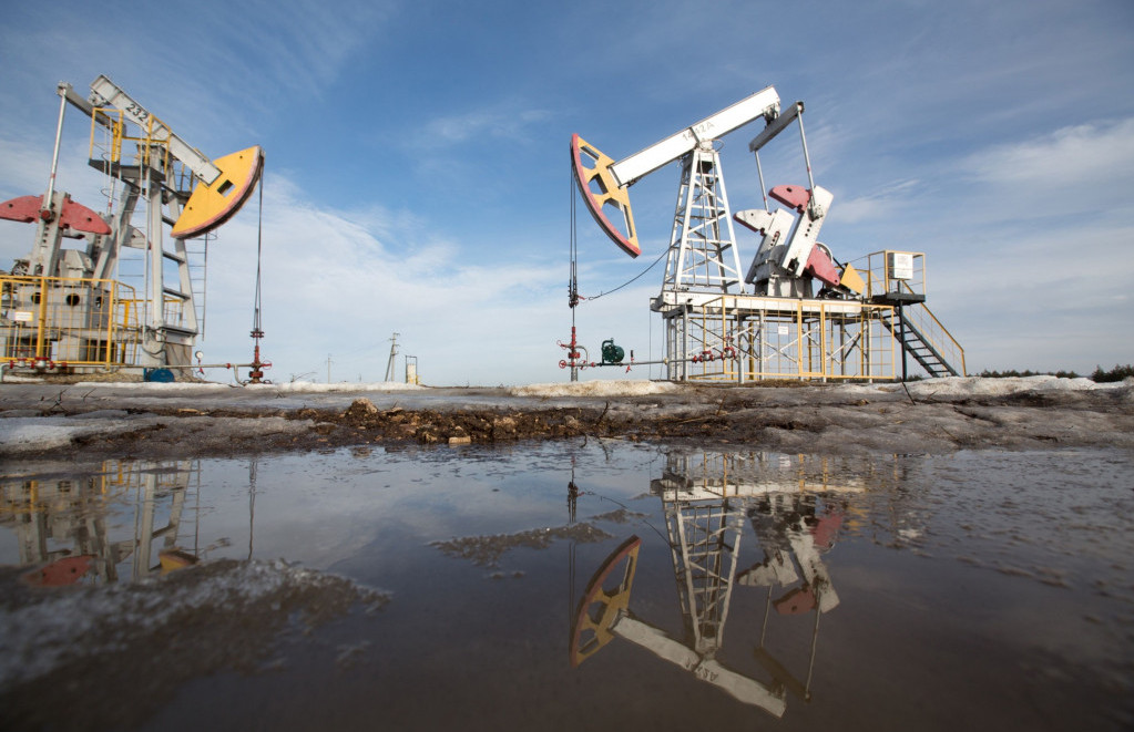 Nafta nastavila svoj najdulji ovogodišnji gubitnički niz