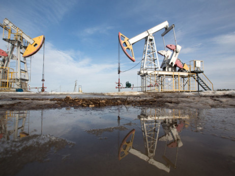 Nafta nakon nastavka smanjene opskrbe doseže vrhunac iz studenog