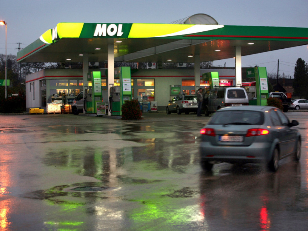 MOL Shellu prodaje 39 benzinskih kako bi s Inom preuzeo OMV Sloveniju