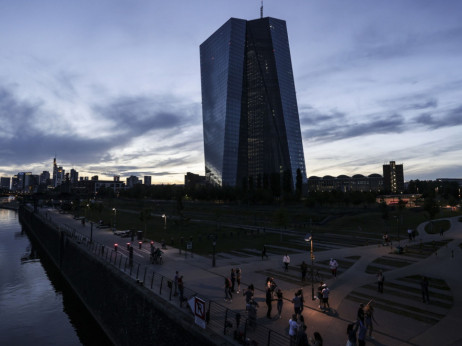 ECB-ovo dizanje kamatne stope neće ojačati euro