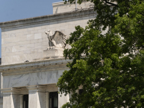 Fed još uvijek ne mijenja kamatne stope, priznaje probleme u borbi protiv inflacije