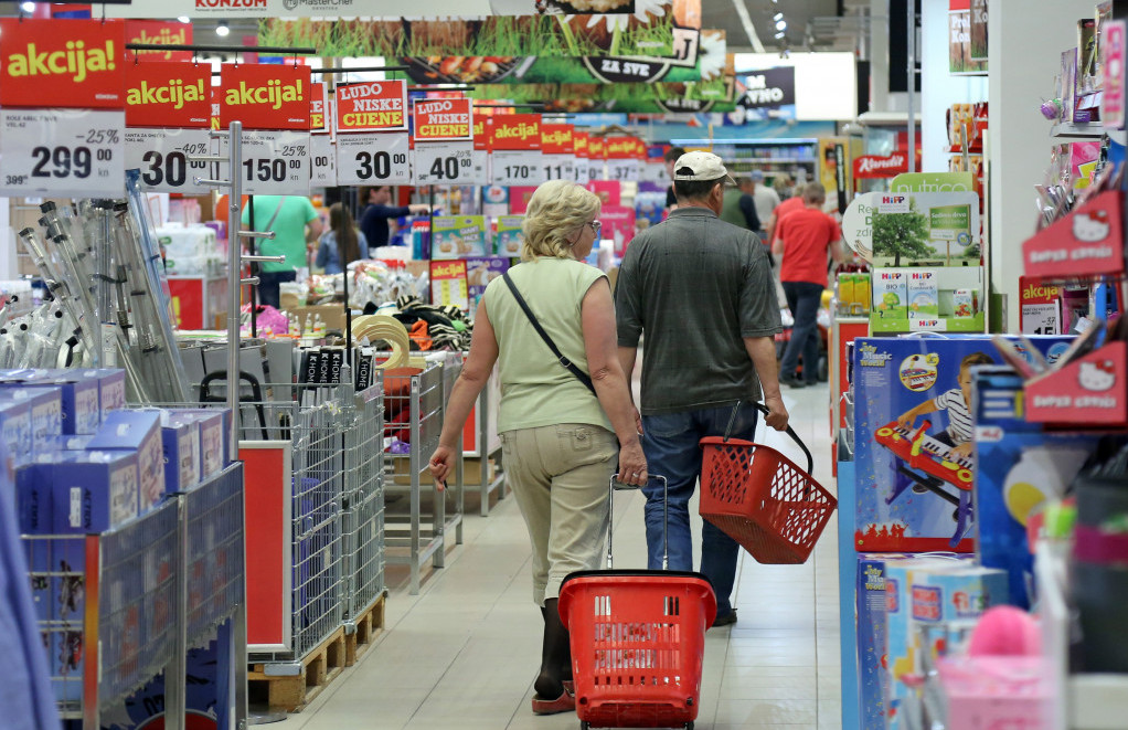 U srpnju godišnji rast maloprodaje 2,9 posto, fokus na prehrambenim artiklima