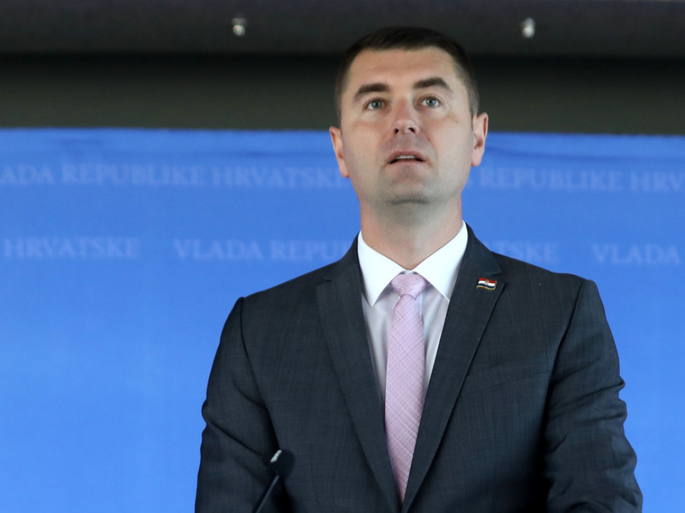 Filipović objasnio formulu prema kojoj će od ponoći pojeftiniti gorivo