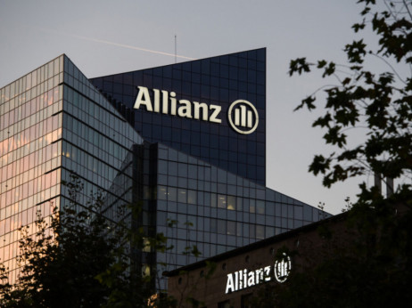 Njemački Allianz 2022. završio s manjim prihodom i pod povećalom SAD-a