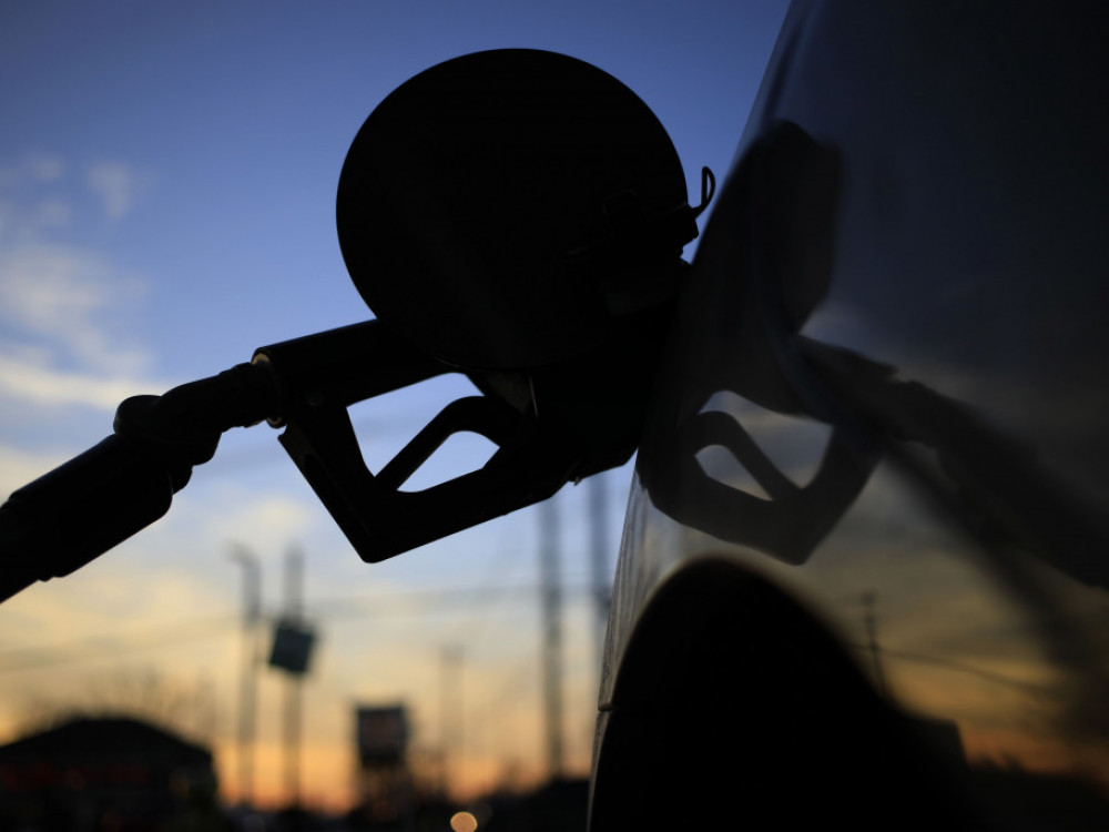 Od utorka niže cijene goriva, najviše pada cijena benzina