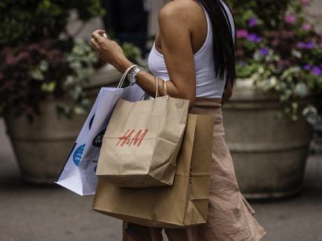 Prihodi H&M-a pali više od prognoza analitičara