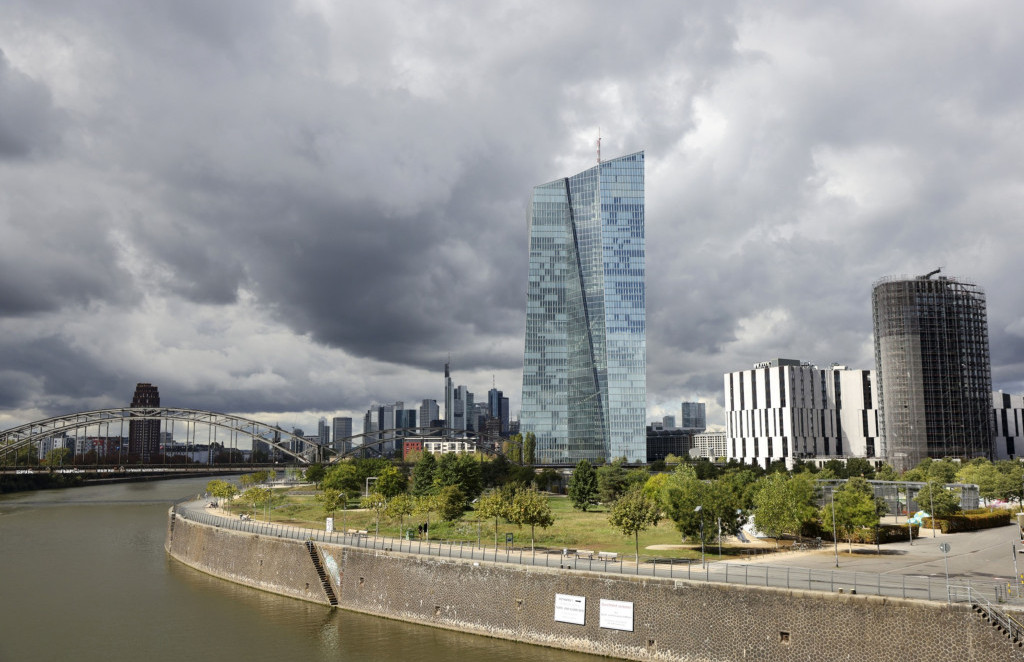 ECB ponovno upozorava na oprez kod isplate bonusa bankarima