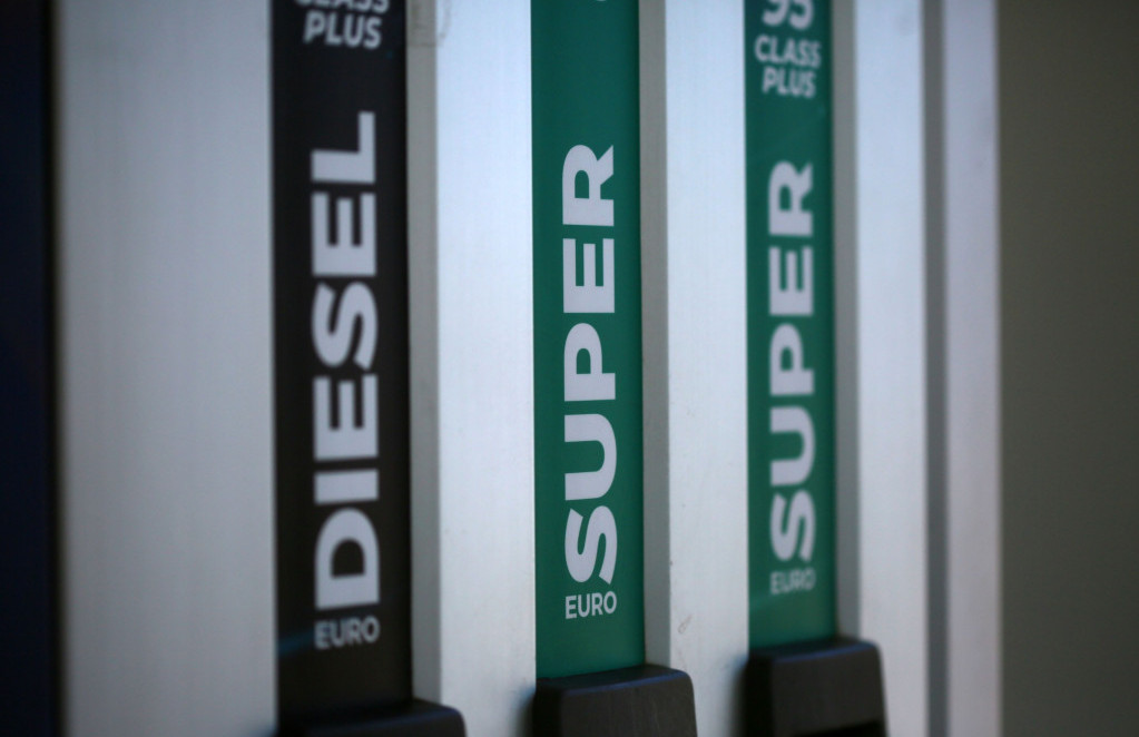 Cijena benzina u utorak raste za 48 lipa, dizel 25 lipa jeftiniji