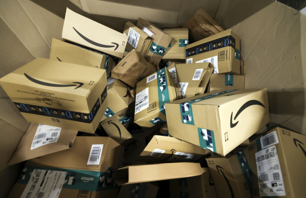 Trgovanje na burzama u SAD i Aziji i dalje uglavnom u crvenom