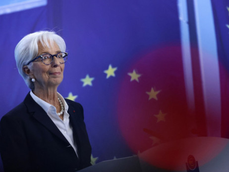 Lagarde: kamate će rasti dok se inflacija ne vrati na dva posto