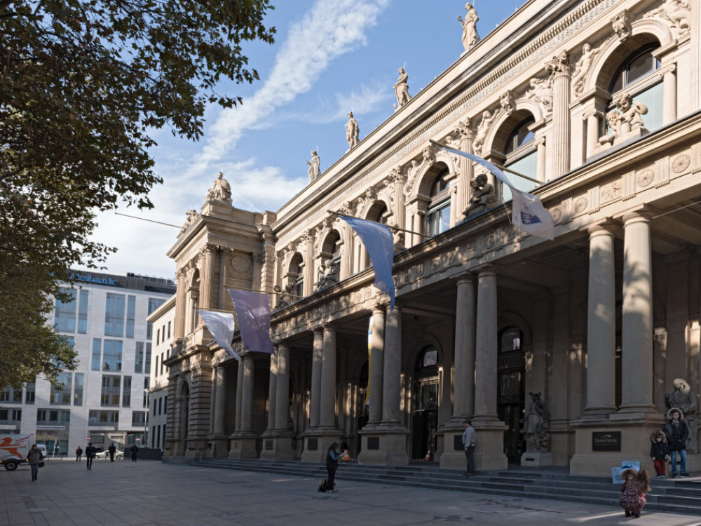 DAX rastao, indeksi na madridskoj i londonskoj burzi u padu