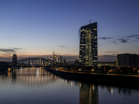 ECB možda već u prosincu ublaži visinu dizanja kamatne stope