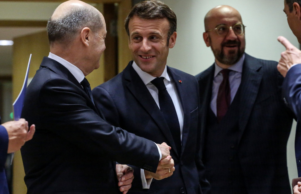 Scholz ne želi novi trgovinski rat s SAD-om, Macron ima drukčije planove