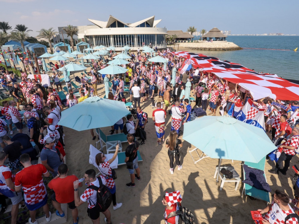 Navijačko ludilo u Kataru, plaža premalena za sve hrvatske navijače
