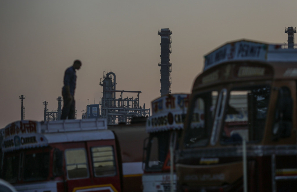 Indija sve važnija na svjetskom naftnom tržištu jer kupuje od Rusije i prodaje Zapadu