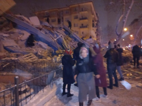 Razorni potres u Turskoj i Siriji odnio stotine života, u Istanbulu zatvorena burza