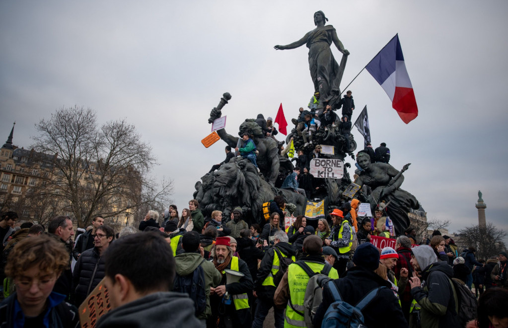 Francuska vlada spremna i na ustupke, samo da mirovinska reforma prođe