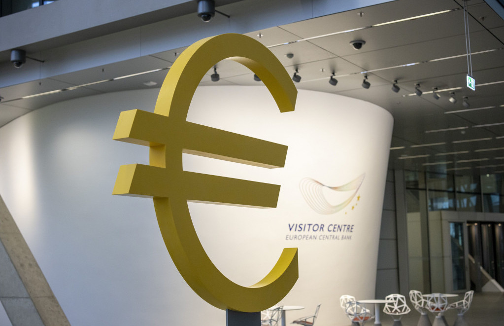 Europske dionice s mješovitim rezultatima, euro ojačao