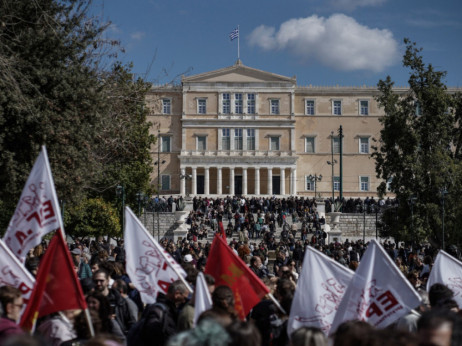 Grčka kuha, novi masovni štrajk, obustavlja se pomorski i zračni promet