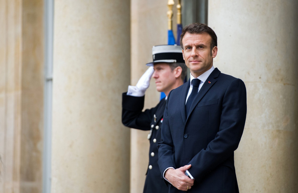 Raste pritisak na Macrona, francuska vlada pred glasovanjem o nepovjerenju