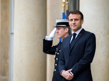 Raste pritisak na Macrona, francuska vlada pred glasovanjem o nepovjerenju
