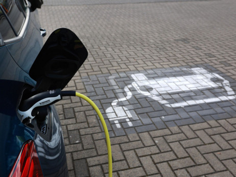 EU želi punionice električnih vozila na svakih 60 kilometara