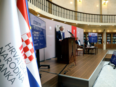 Vujčić: Moramo voditi računa o javnom dugu i reformama