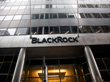 BlackRock pod pritiskom visoke inflacije odustaje od portfelja 60/40