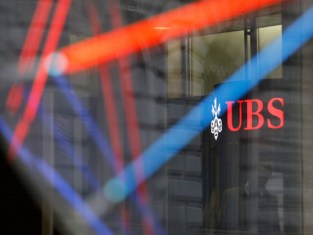 UBS priprema otkaze za polovicu radne snage Credit Suissea