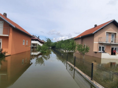 Poplavljene kuće u Gračacu, mnogi vlasnici u Srbiji ili u Njemačkoj