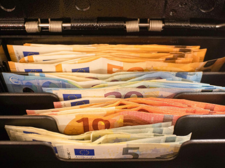 Euro najnebitniji u međunarodnim transakcijama u posljednje u tri godine