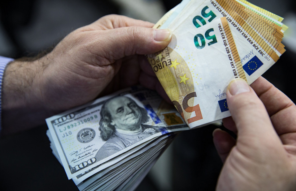 Nitko se ne usuđuje prognozirati tečaj eura i dolara – čeka nas turbulentna godina