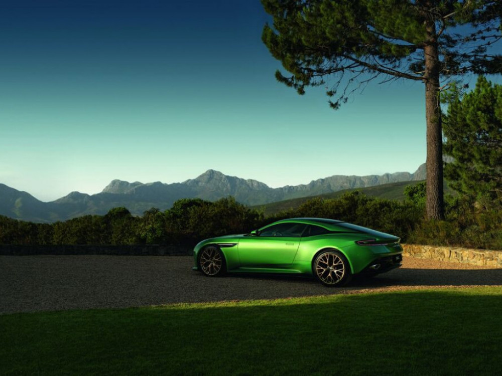 Aston Martin najavio novi model – DB12 coupe s V8 motorom