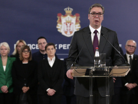 Vučić najavio prijevremene izbore i povećanje plaća u javnom sektoru
