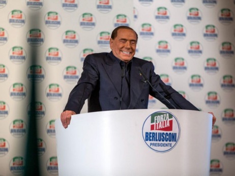 Berlusconijev život: Od trgovačkog putnika do premijera milijardera