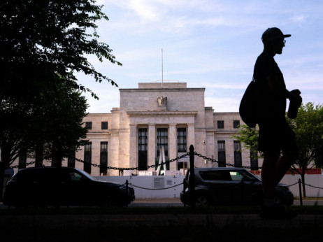 Bloombergovi ekonomisti očekuju da će Fed preskočiti dizanje kamata