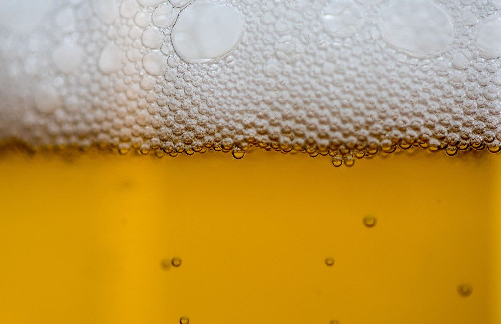 Hoće li i alkoholna pića morati upozoravati na štetnost kao cigarete?