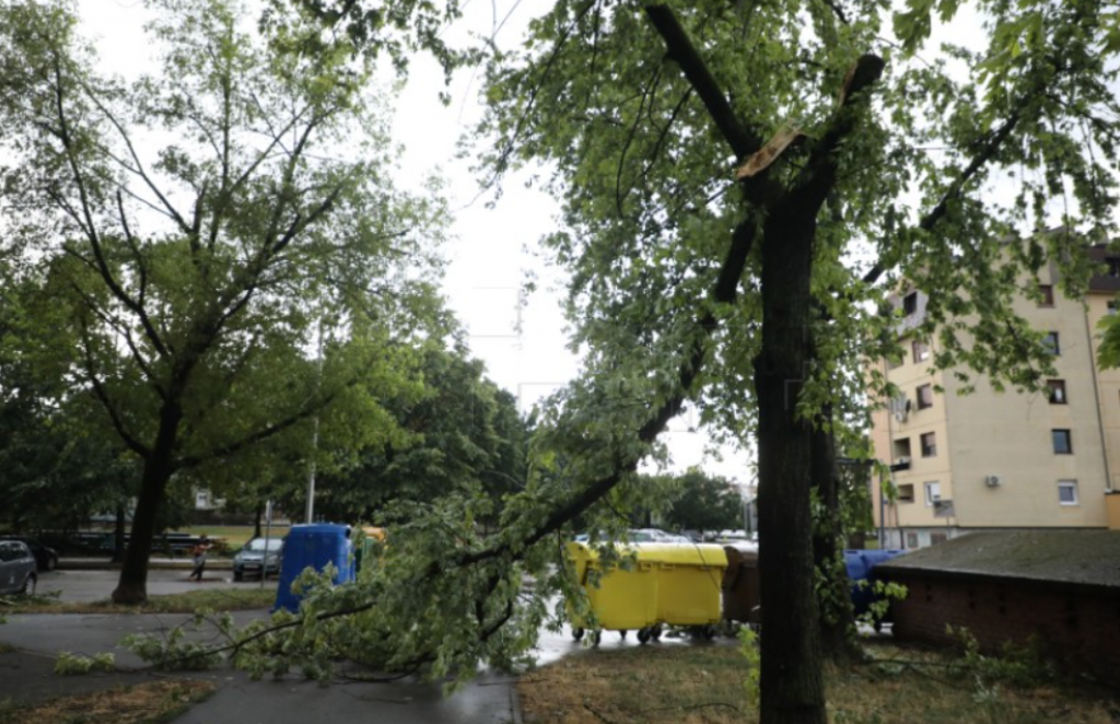 Dvije osobe smrtno stradale u snažnom nevremenu u Zagrebu