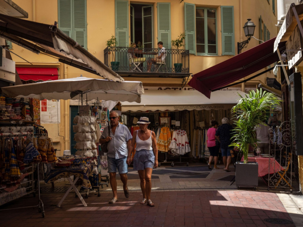 Francusko gospodarstvo raste brže od prognoza, a inflacija popušta