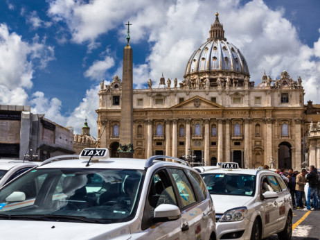Italija postaje raj za taksiste, idu nove dozvole, pljušte subvencije…