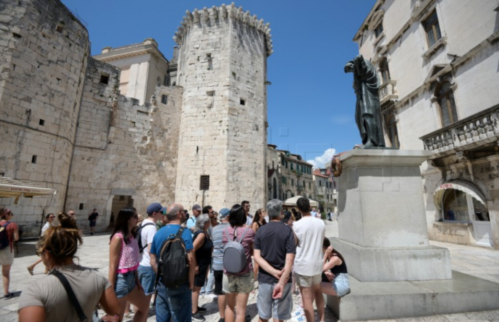 U šest mjeseci 17,3 posto više turista, rast noćenja 10,5 posto