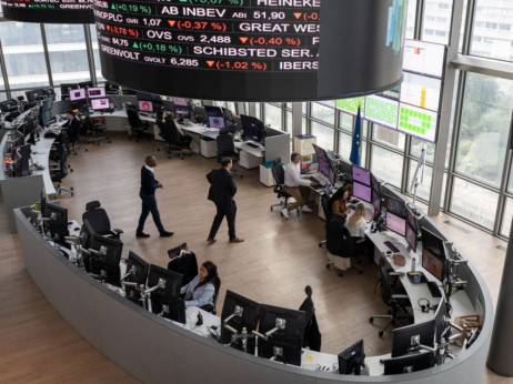 Europske burze u padu zbog bijega ulagača od riskantnih dionica