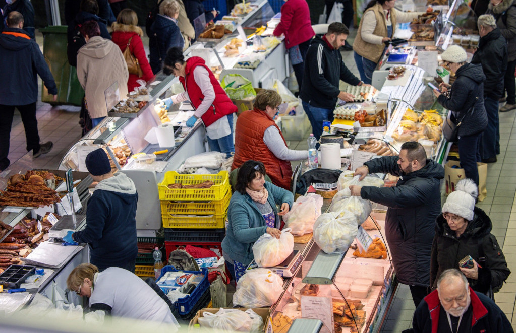 Hrvatska maloprodaja u 2023. porasla 3,7 posto, u prosincu visokih 9,1 posto