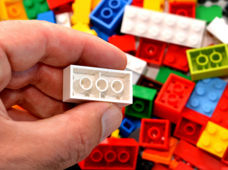Lego ipak neće proizvoditi kockice od recikliranih plastičnih boca