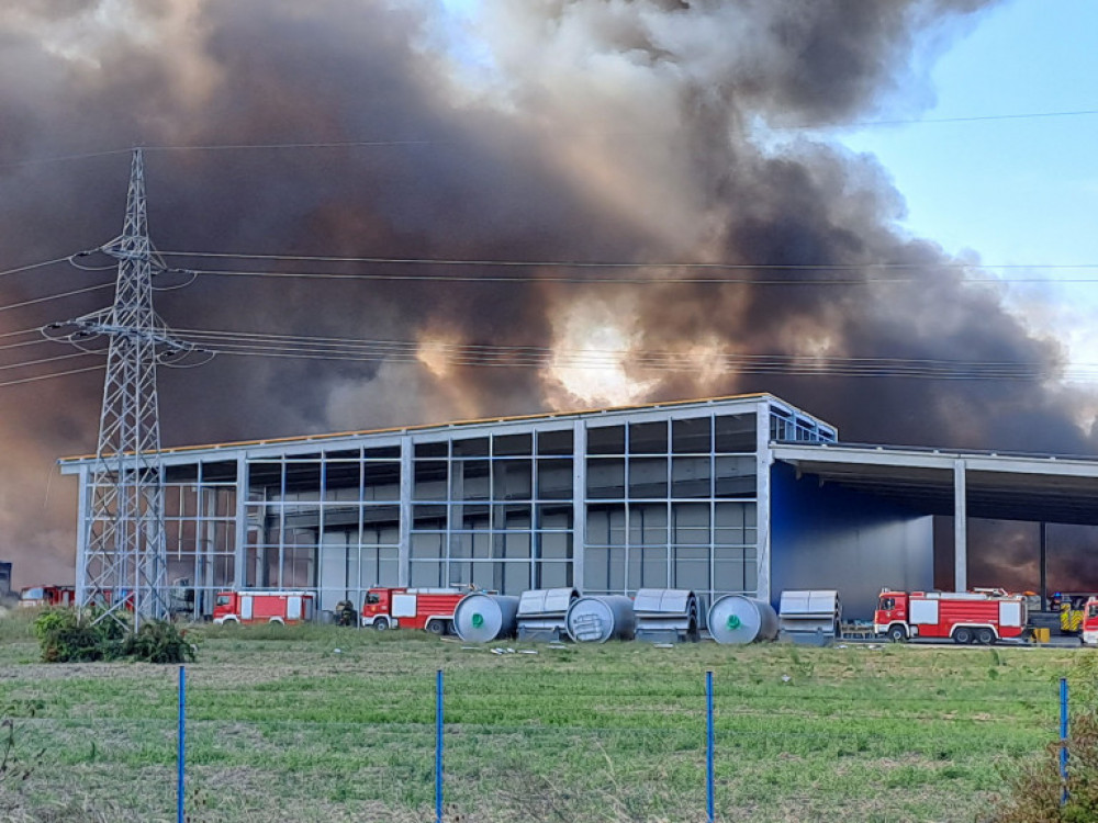 Drava Internationalu prihodi letjeli u nebo, sada ih guta vatra