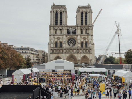 Notre Dame se ponovno otvara, obnovu i dalje prate kontroverze