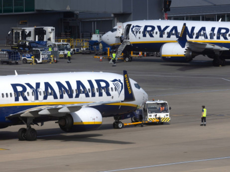 Ryanair isplaćuje prve dividende, vlada oprez oko troškova kerozina