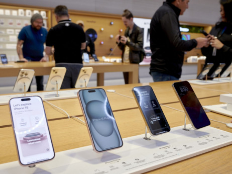 Proizvođač iPhonea upozorava na pad prodaje uoči blagdana