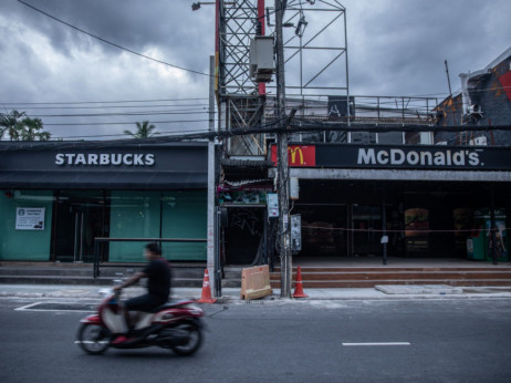 Novi McDonald'sov eksperimentalni kafić CosMc's opako sliči Starbucksu